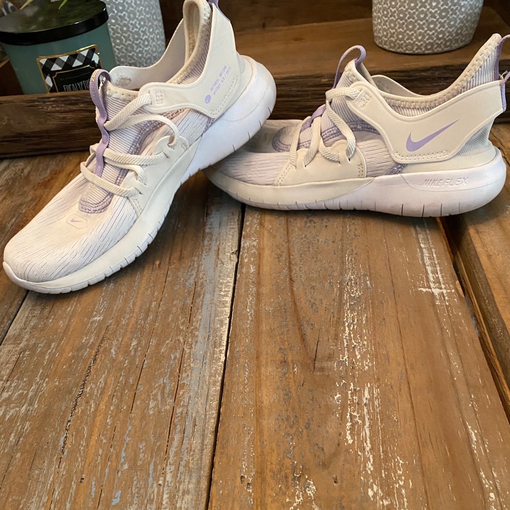 Barely used Nike running shoes!